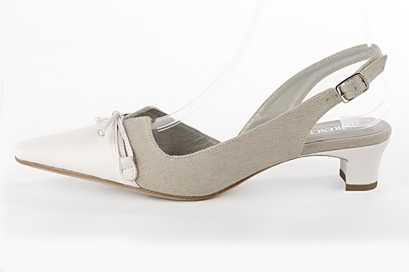 Pure white and pearl grey women's open back shoes, with a knot. Tapered toe. Low kitten heels. Profile view - Florence KOOIJMAN